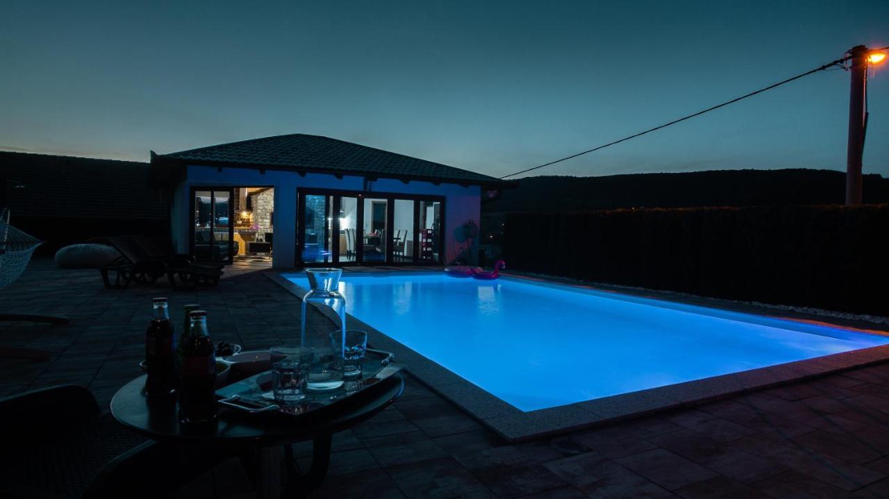 Villa De Luxe Bihać Екстериор снимка
