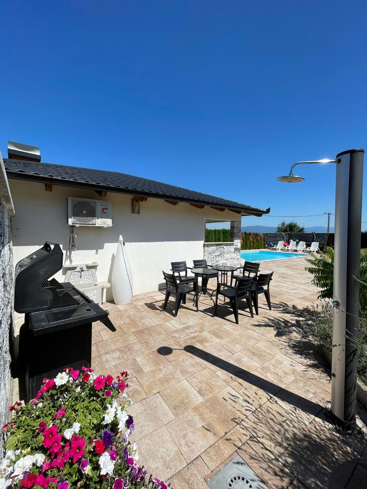 Villa De Luxe Bihać Екстериор снимка